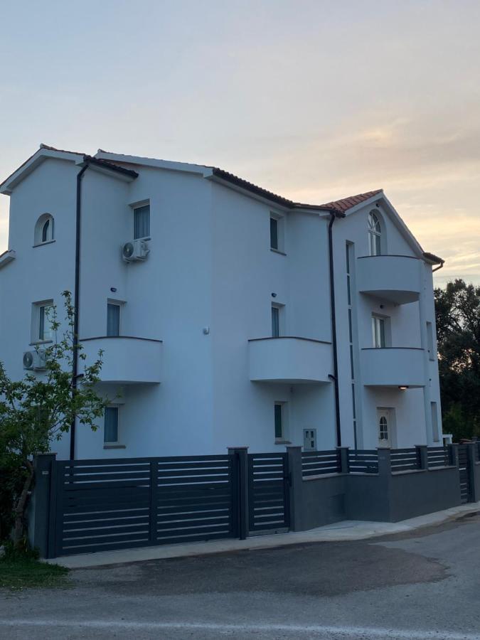 Villa Mara Pula Exterior photo